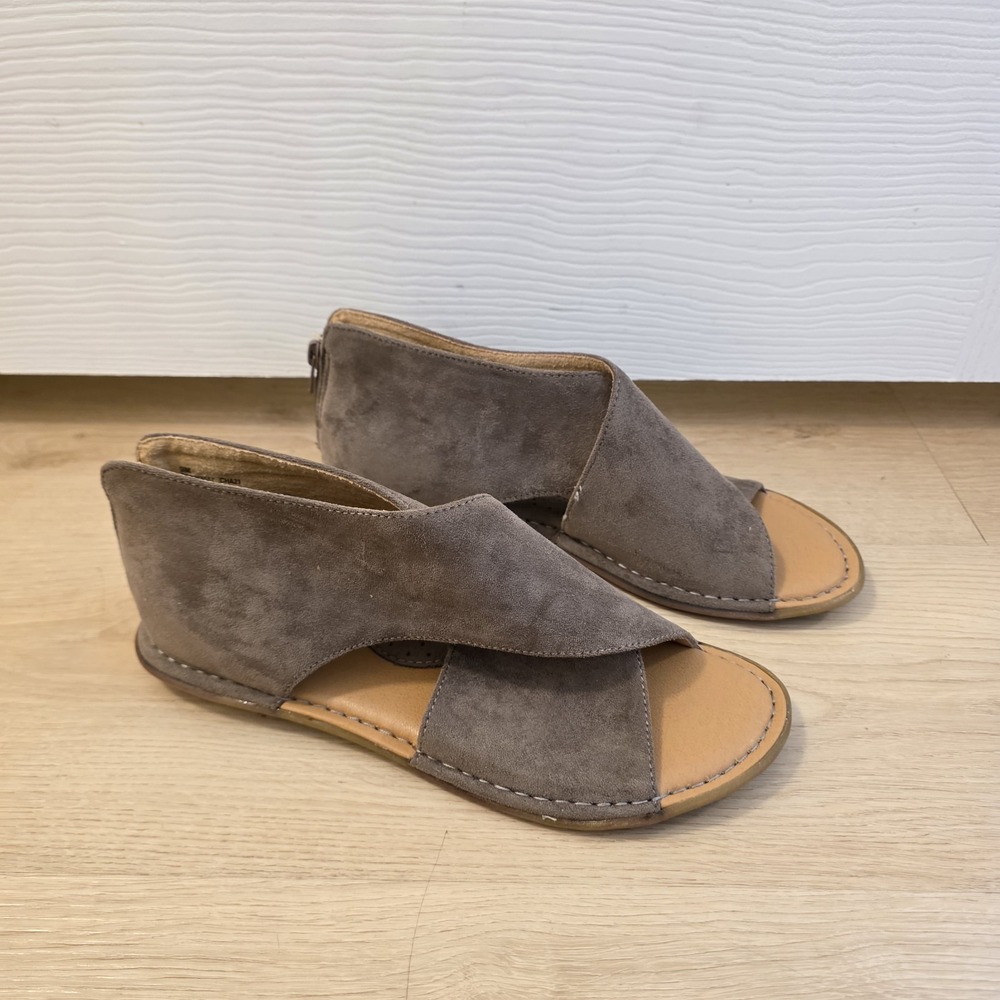 B.O.C Gray Faux Suede Bria Crossover Minimalist Comfort Casual Sandals Size 9M